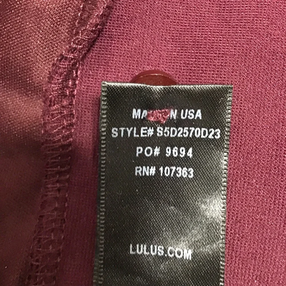 Lulu's Maroon Lots Of‎ Lace Crop Top Sexy Button Closure Front Peep Hole New